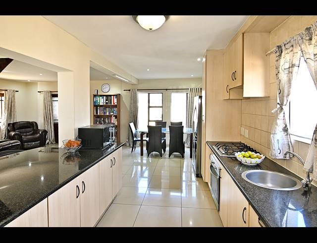 4 BEDROOM CLUSTER FOR SALE IN COUNTRY VIEW